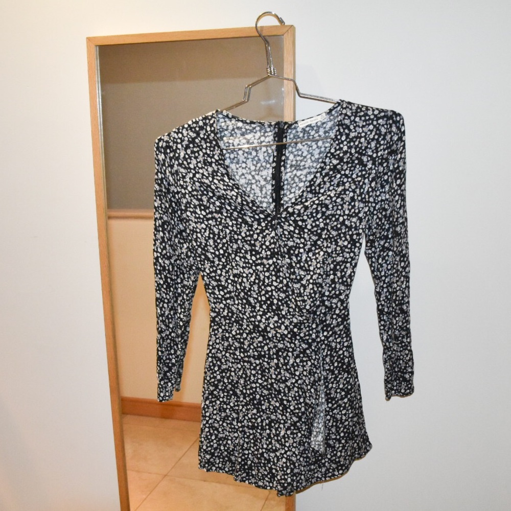 BERSHKA mini daisy romper